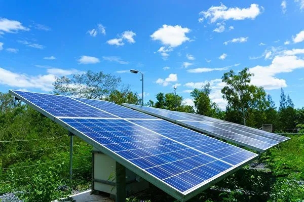 新的太陽能電池技術可以產生加倍的效率(圖1) 太陽能板